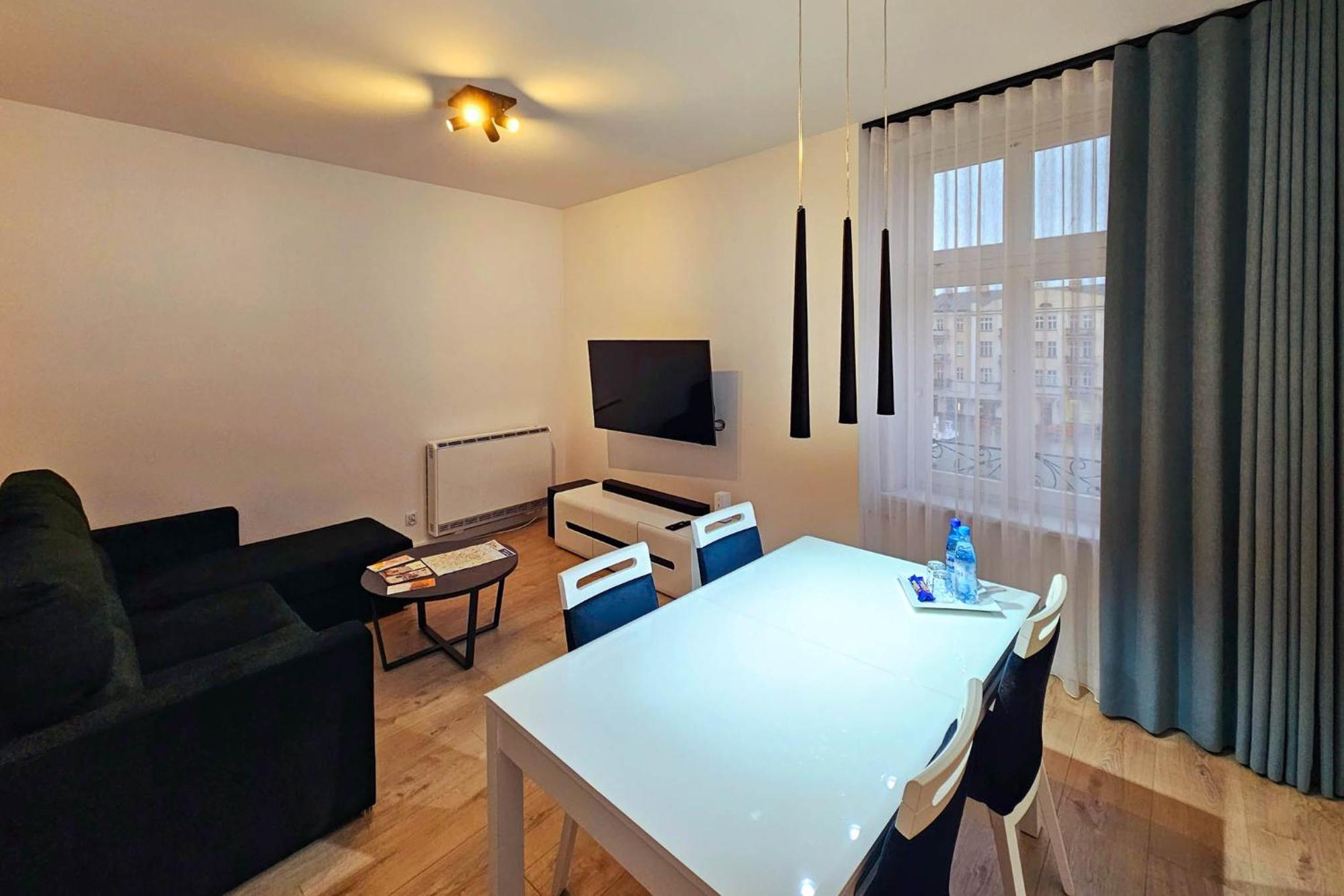 Apartamenty Na Starowce - 3 Pietro Z Widokiem Na Ratusz, Rynek Glowny I Centrum Kaliszki 外观 照片